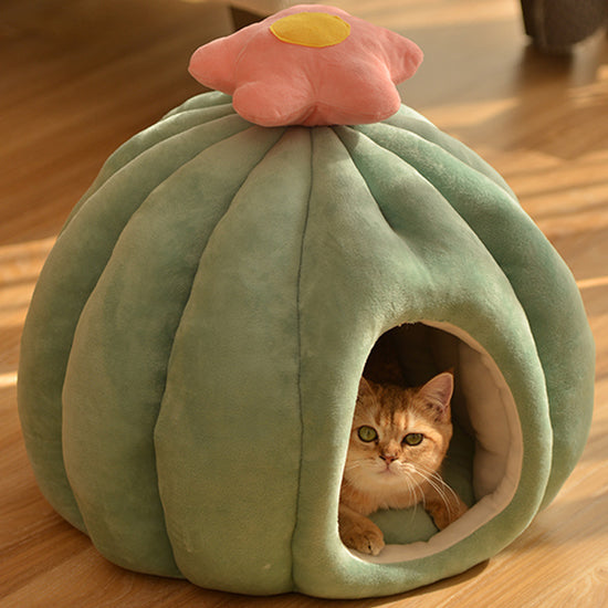 Villa house style kitten kennel featuring a cozy cotton cat bed designed for ultimate comfort and security