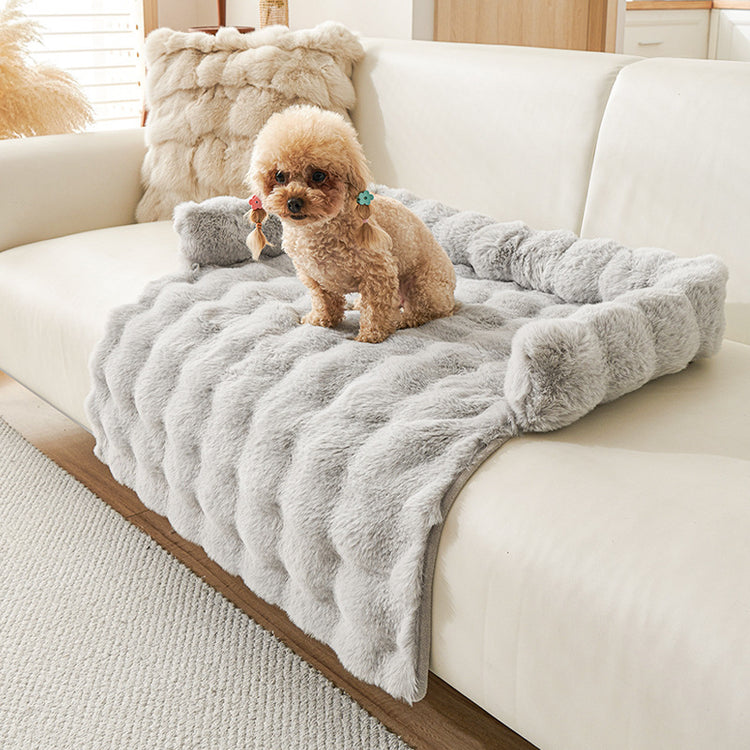Winter thicken thermal pet mat with a non-slip design, providing warmth and comfort for pets
