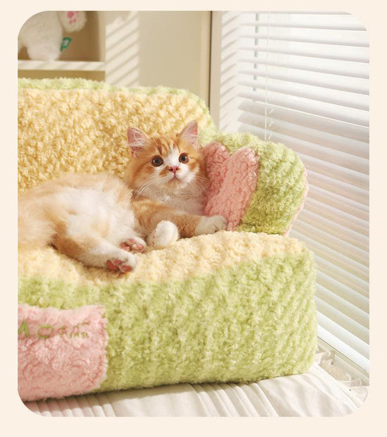 Winter warm removable and washable pet nest, providing a cozy bed for cats and small dogs
