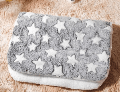 Fashionable pet cat four seasons mat blanket – soft, cozy, and perfect for all-year-round comfort for your cat