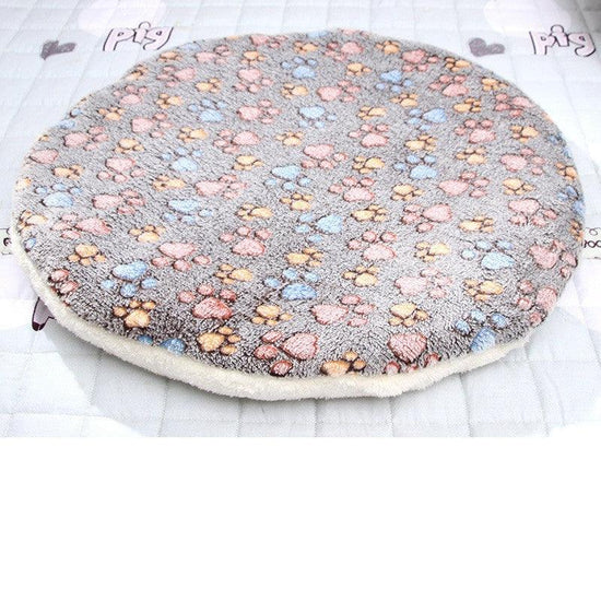 Pet mat dog bed designed for all seasons, offering comfort and versatility for your furry friend